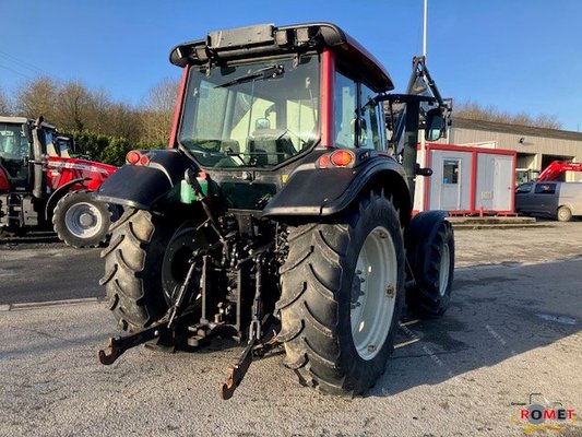 Tracteur agricole Valtra N92