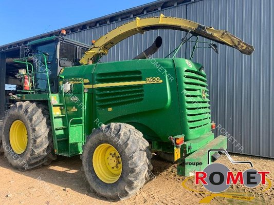 Ensileuse automotrice John Deere 7500