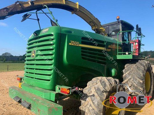Ensileuse automotrice John Deere 7500
