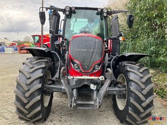Tracteur agricole Valtra N135 - 2