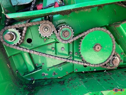 Presse à balles rondes John Deere 592HIFLOW