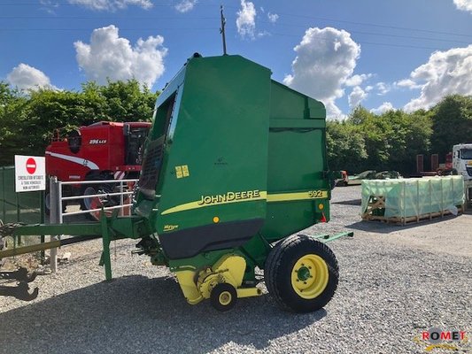 Presse à balles rondes John Deere 592HIFLOW
