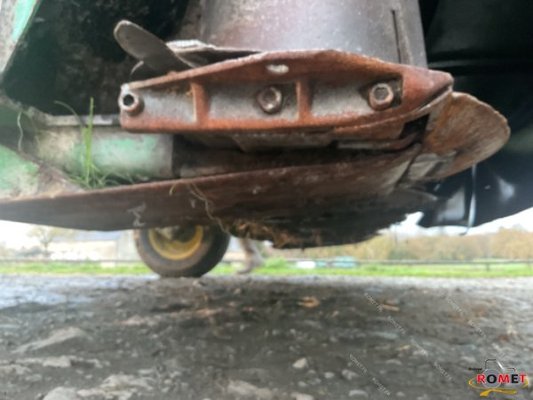Faucheuse conditionneuse John Deere 1365