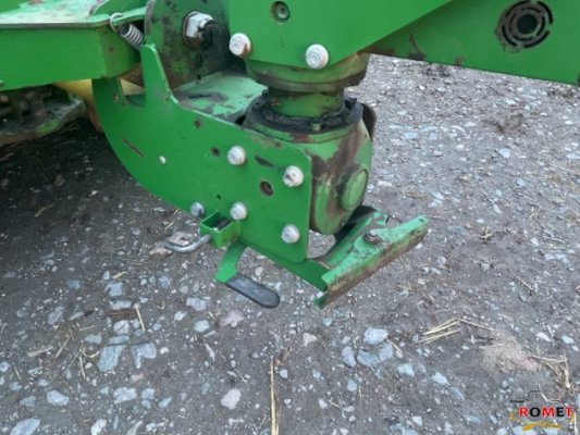 Faucheuse conditionneuse John Deere 1365