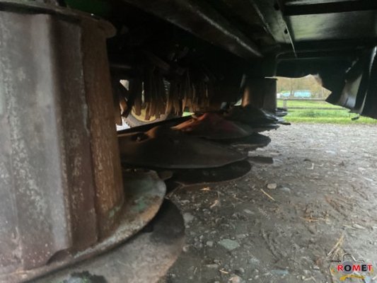 Faucheuse conditionneuse John Deere 1365