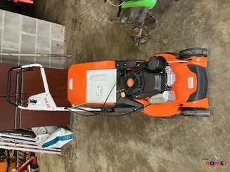 Tondeuse poussée et tractée Stihl RM 655 YS - 1