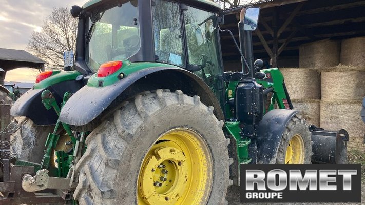 Tracteur agricole John Deere 6110M