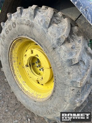 Tracteur agricole John Deere 6110M