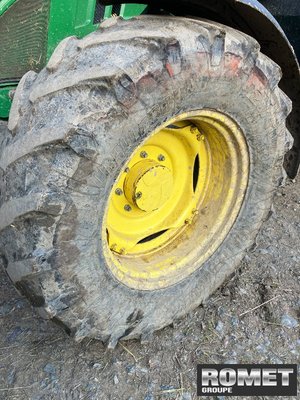 Tracteur agricole John Deere 6110M
