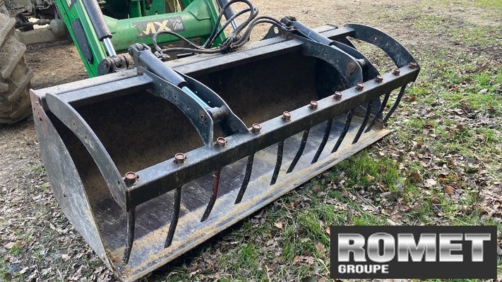 Tracteur agricole John Deere 6110M